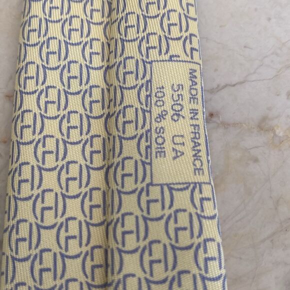 Hermes 100% Silk “H” Monogram - Picture 10 of 10